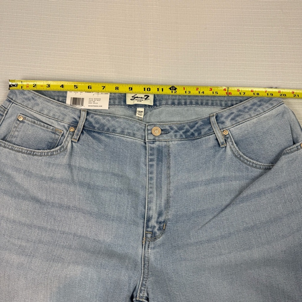 Seven7 Women's High rise Loose Straight Jean Size 18W Light Wash - Picture 7 of 8
